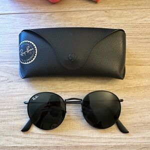 Ray-Ban Classic Black Round Sunglasses with Case